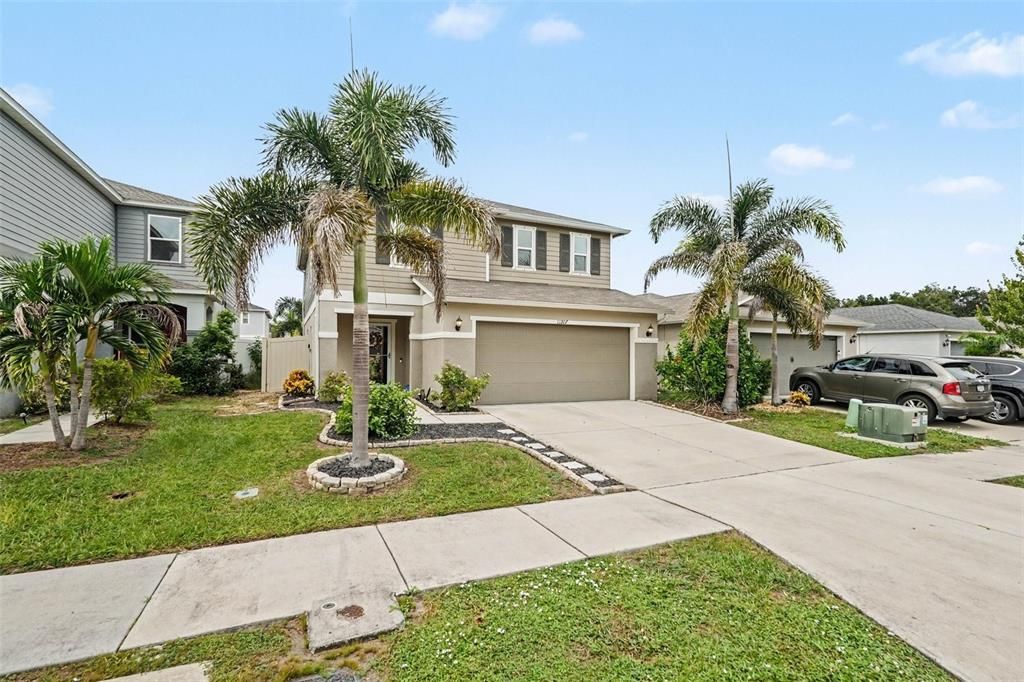 Activo con contrato: $368,000 (3 camas, 2 baños, 2163 Pies cuadrados)