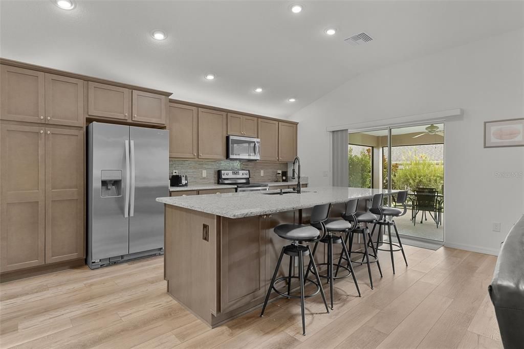 Activo con contrato: $465,000 (3 camas, 3 baños, 1854 Pies cuadrados)