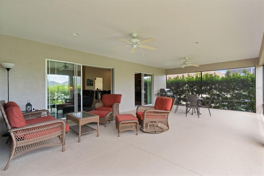 Activo con contrato: $465,000 (3 camas, 3 baños, 1854 Pies cuadrados)
