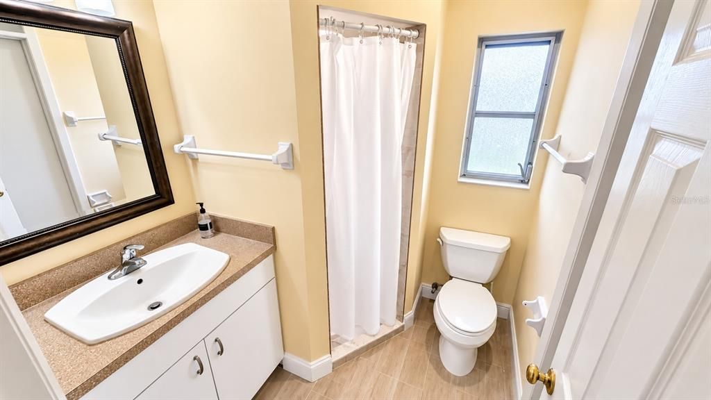 В аренду: $2,300 (3 спален, 2 ванн, 1651 Квадратных фут)