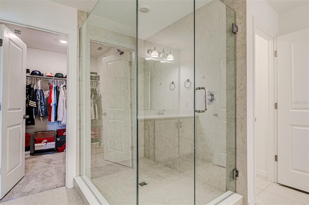 En Venta: $329,900 (3 camas, 2 baños, 2174 Pies cuadrados)
