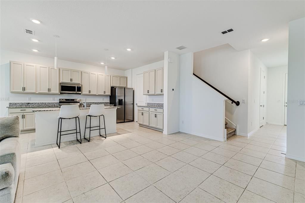 En Venta: $329,900 (3 camas, 2 baños, 2174 Pies cuadrados)