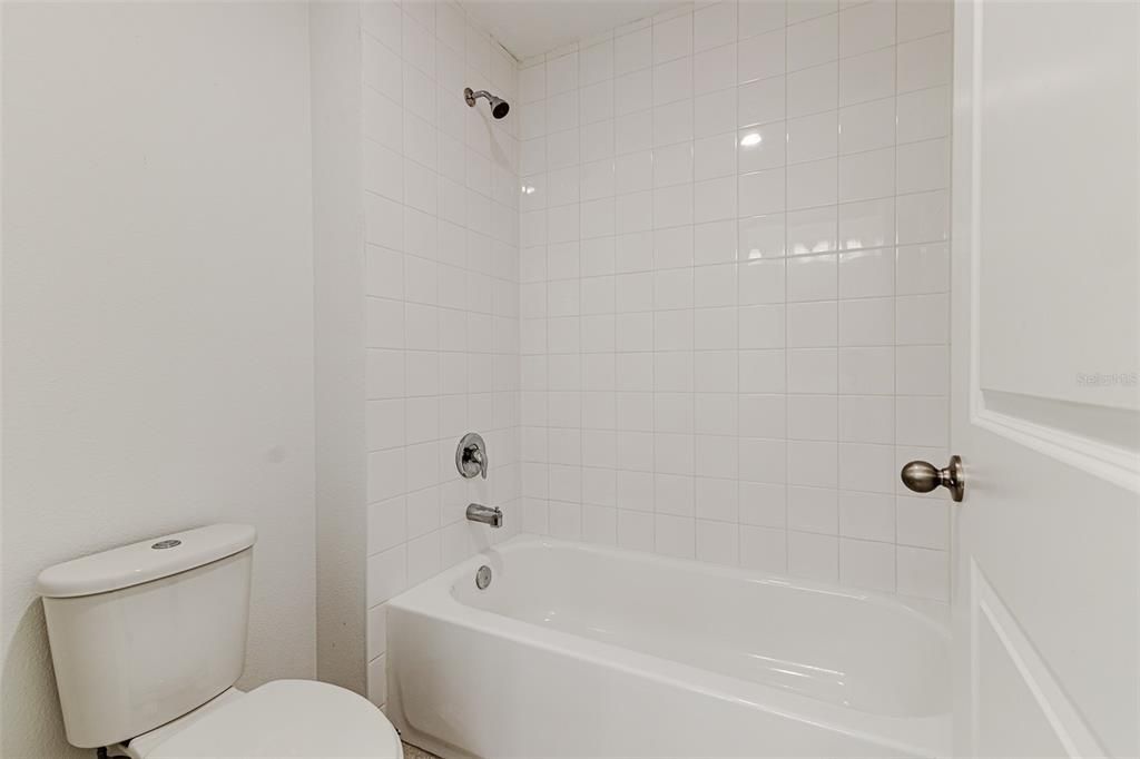 En Venta: $329,900 (3 camas, 2 baños, 2174 Pies cuadrados)