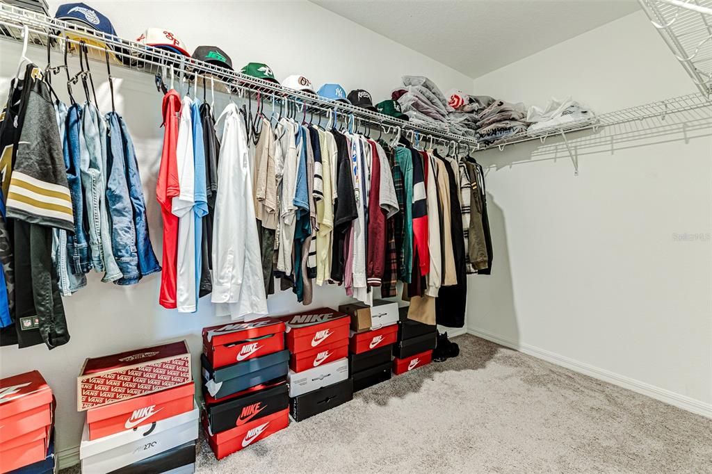 En Venta: $329,900 (3 camas, 2 baños, 2174 Pies cuadrados)