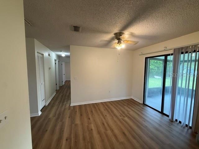 В аренду: $1,850 (3 спален, 2 ванн, 1288 Квадратных фут)