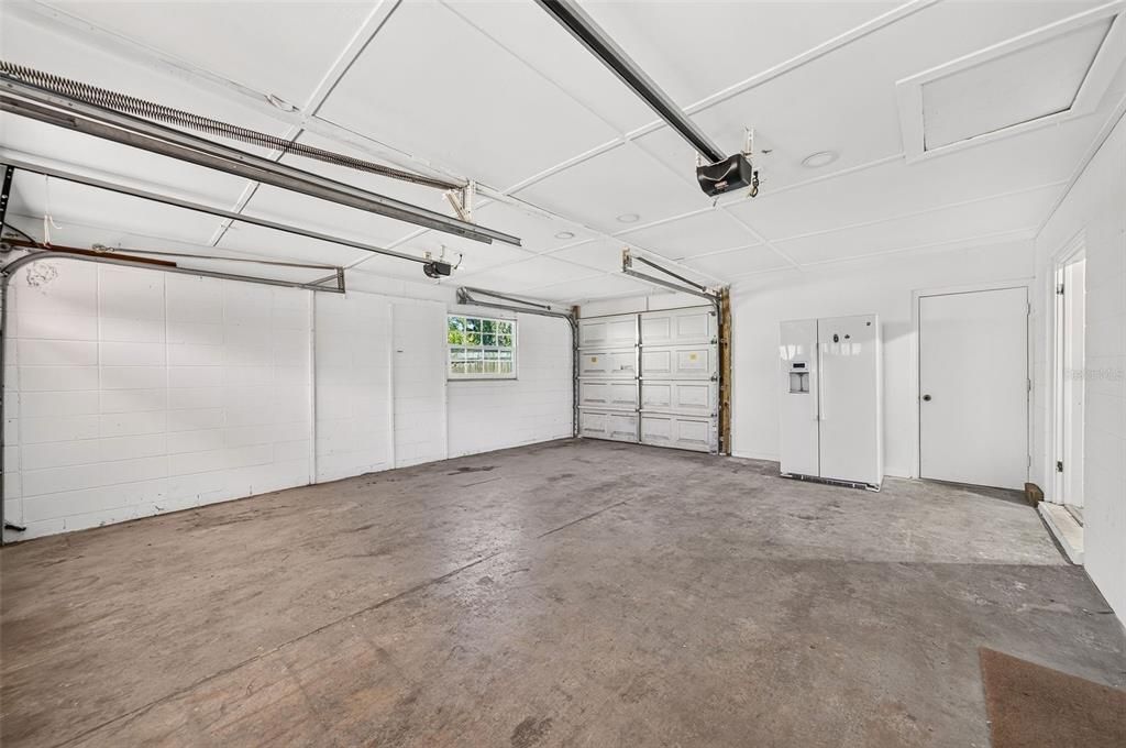 For Sale: $399,000 (3 beds, 2 baths, 1389 Square Feet)