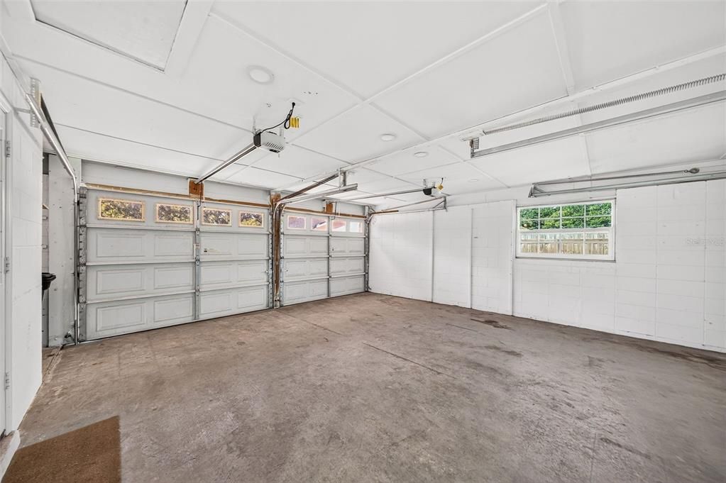 For Sale: $399,000 (3 beds, 2 baths, 1389 Square Feet)