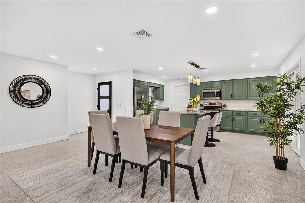 For Sale: $399,000 (3 beds, 2 baths, 1389 Square Feet)