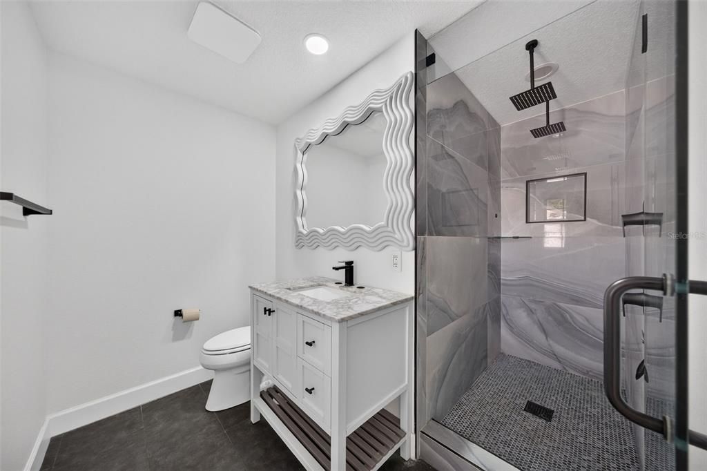 For Sale: $399,000 (3 beds, 2 baths, 1389 Square Feet)