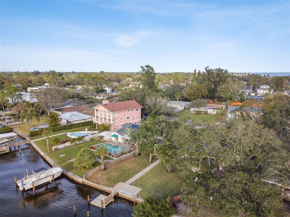 En Venta: $1,249,000 (0.22 acres)