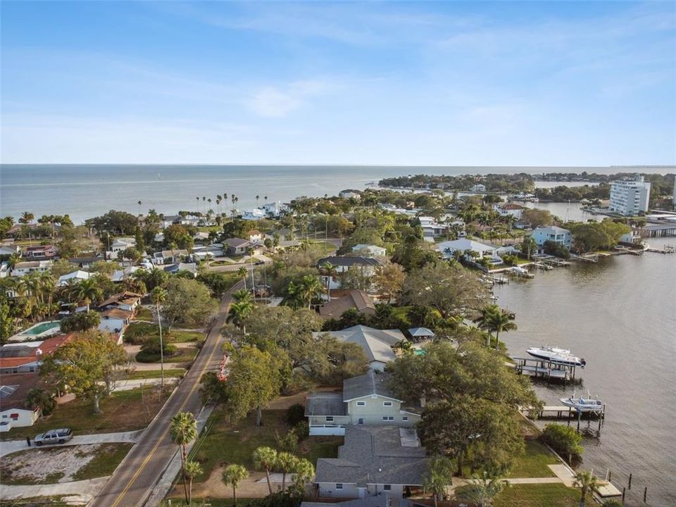 En Venta: $1,249,000 (0.22 acres)