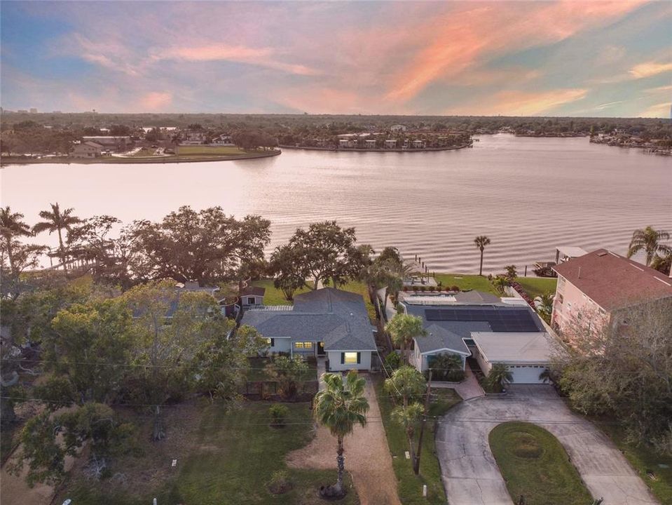 En Venta: $1,249,000 (0.22 acres)