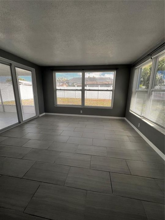 En Renta: $1,750 (2 camas, 2 baños, 1017 Pies cuadrados)
