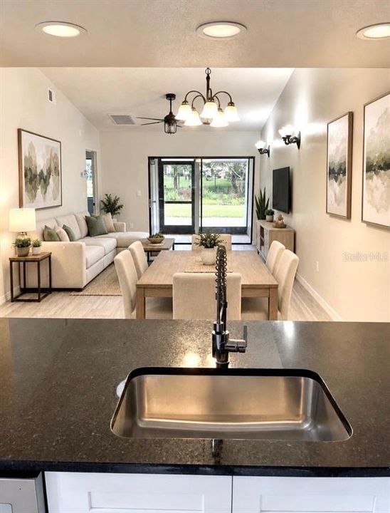 For Sale: $175,999 (2 beds, 2 baths, 921 Square Feet)