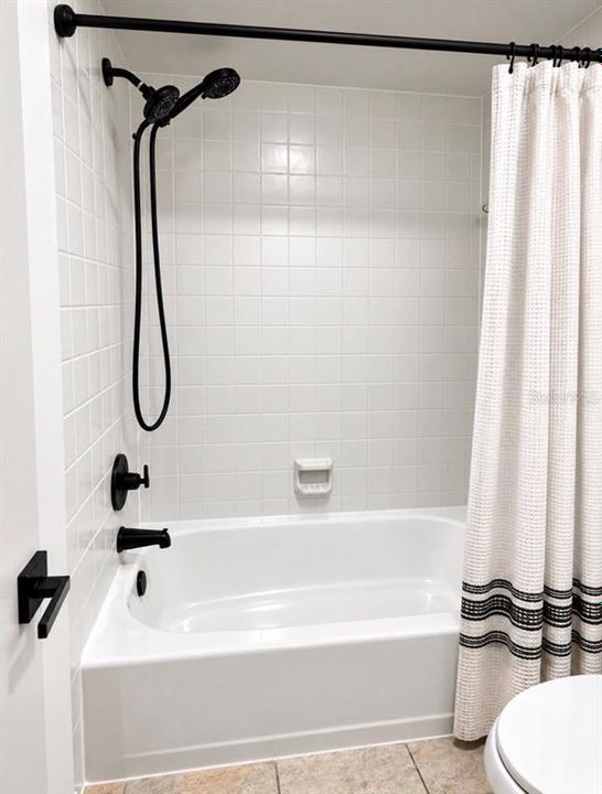 For Sale: $175,999 (2 beds, 2 baths, 921 Square Feet)