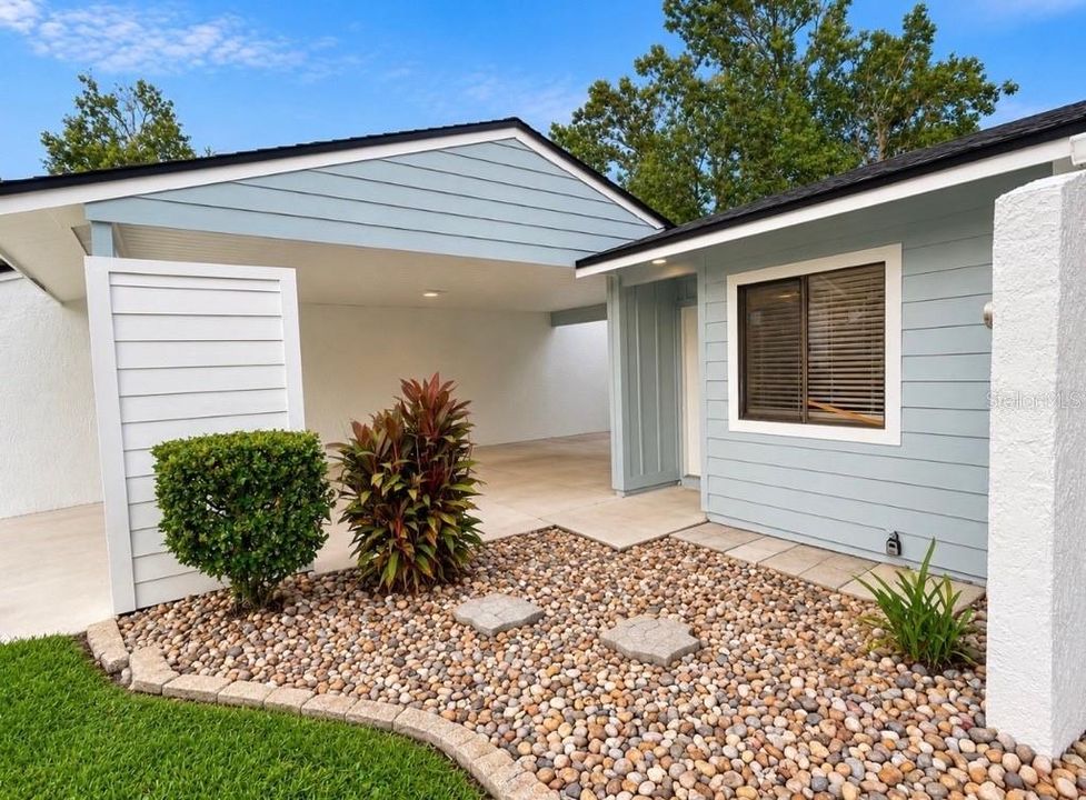 For Sale: $175,999 (2 beds, 2 baths, 921 Square Feet)