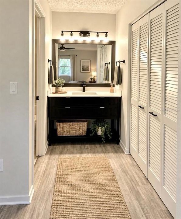 For Sale: $175,999 (2 beds, 2 baths, 921 Square Feet)