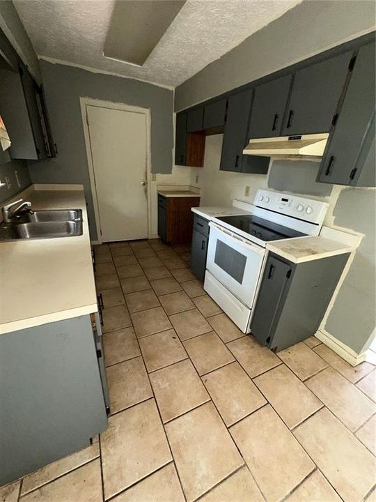 На продажу: $160,000 (3 спален, 2 ванн, 960 Квадратных фут)