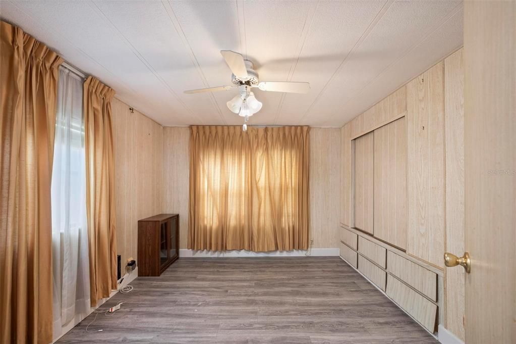 На продажу: $105,000 (2 спален, 2 ванн, 1056 Квадратных фут)