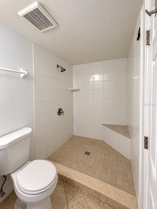 For Sale: $79,500 (1 beds, 1 baths, 608 Square Feet)