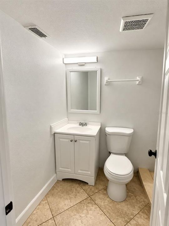 For Sale: $79,500 (1 beds, 1 baths, 608 Square Feet)