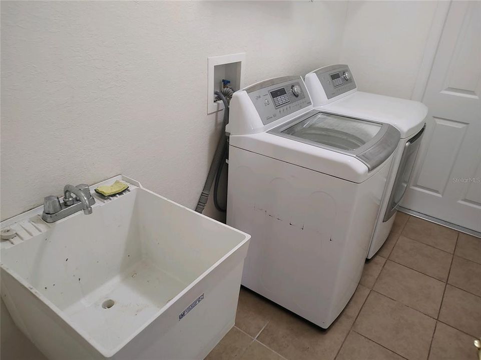В аренду: $2,495 (3 спален, 2 ванн, 1955 Квадратных фут)