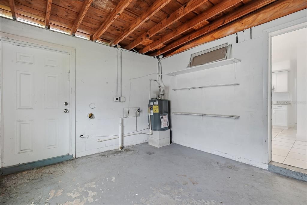 For Sale: $185,000 (3 beds, 1 baths, 908 Square Feet)