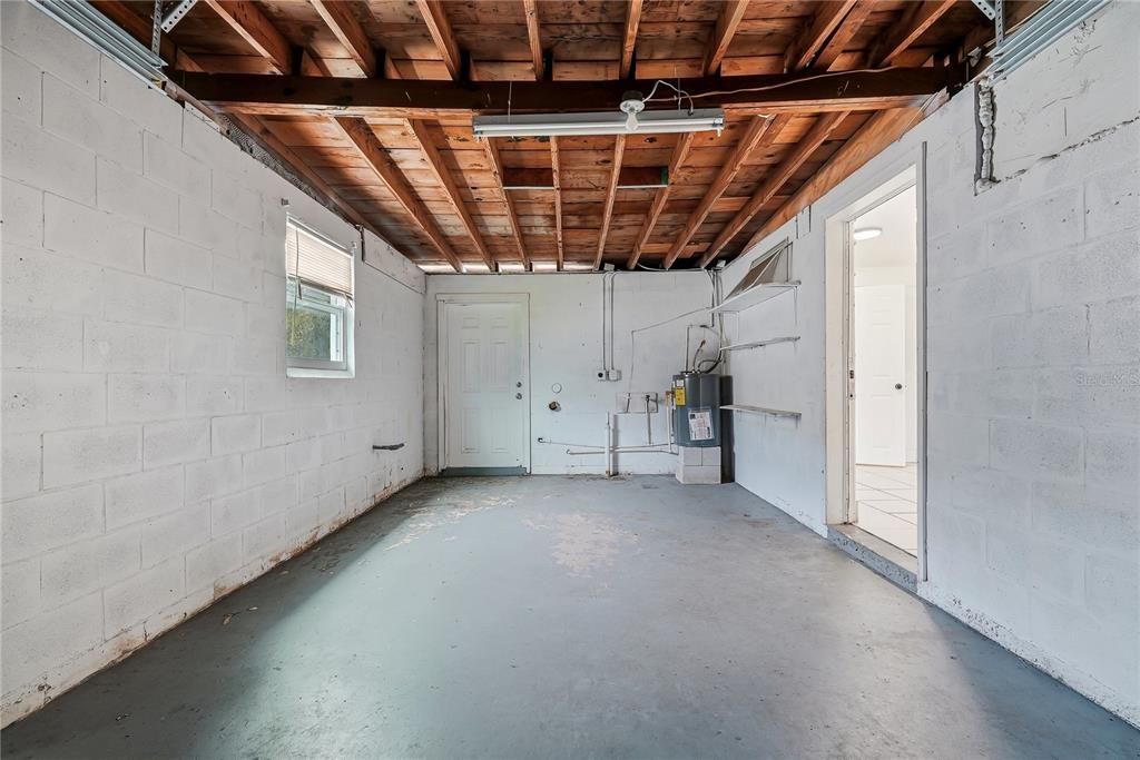 For Sale: $185,000 (3 beds, 1 baths, 908 Square Feet)
