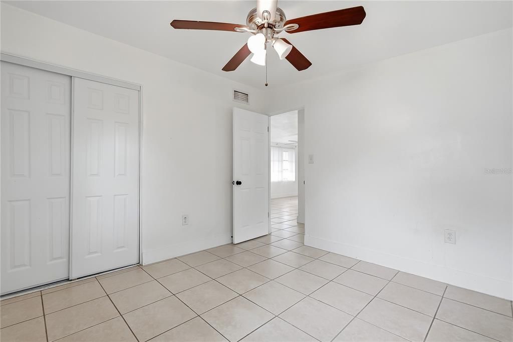For Sale: $185,000 (3 beds, 1 baths, 908 Square Feet)