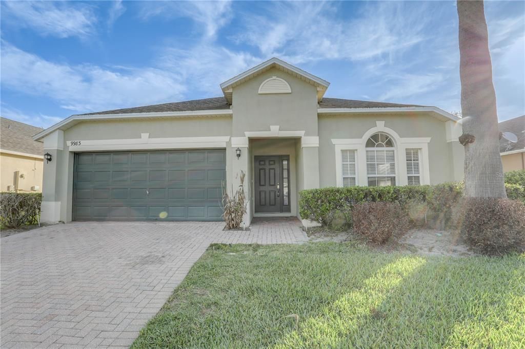For Rent: $2,795 (3 beds, 2 baths, 2053 Square Feet)