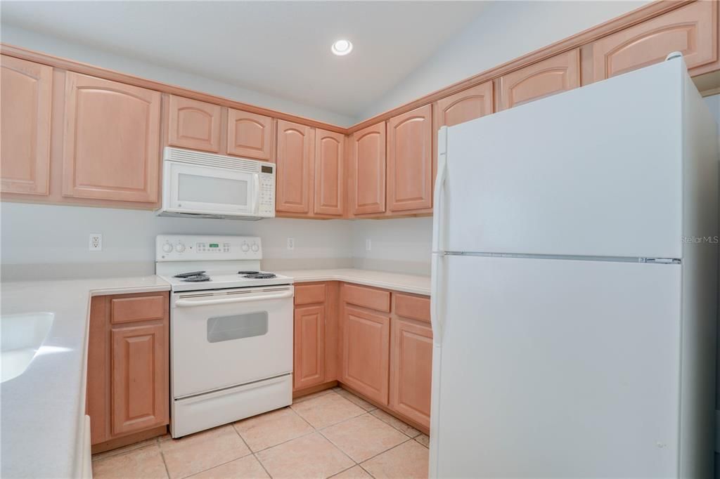 For Rent: $2,795 (3 beds, 2 baths, 2053 Square Feet)