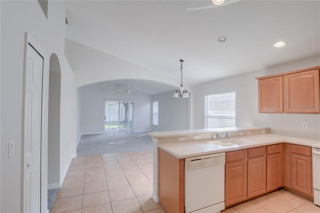 For Rent: $2,795 (3 beds, 2 baths, 2053 Square Feet)