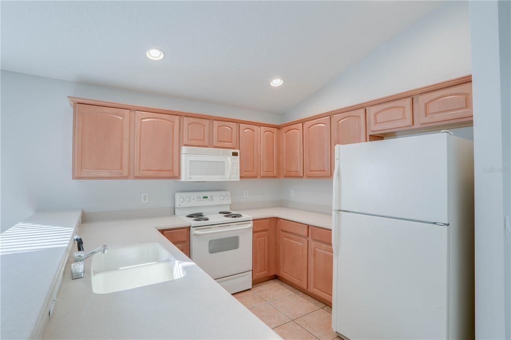 For Rent: $2,795 (3 beds, 2 baths, 2053 Square Feet)