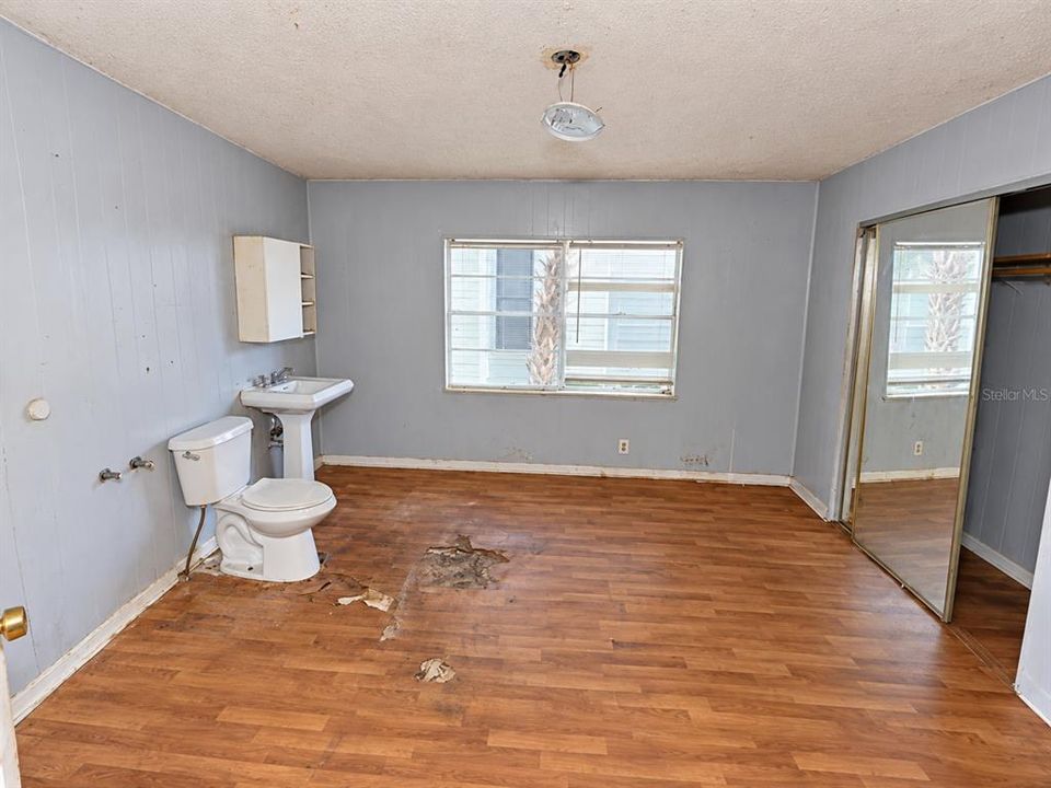 На продажу: $249,950 (3 спален, 1 ванн, 1464 Квадратных фут)