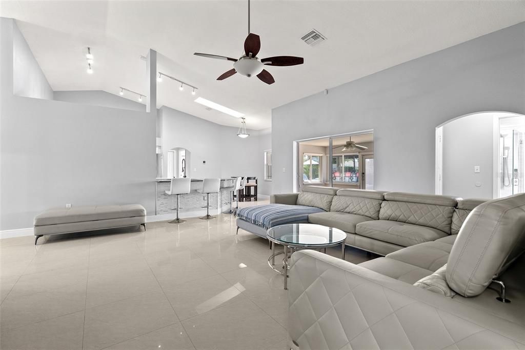 For Sale: $675,000 (4 beds, 3 baths, 2697 Square Feet)
