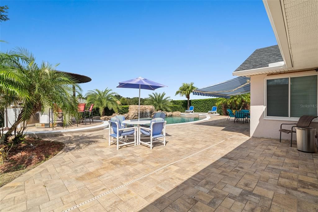 For Sale: $675,000 (4 beds, 3 baths, 2697 Square Feet)