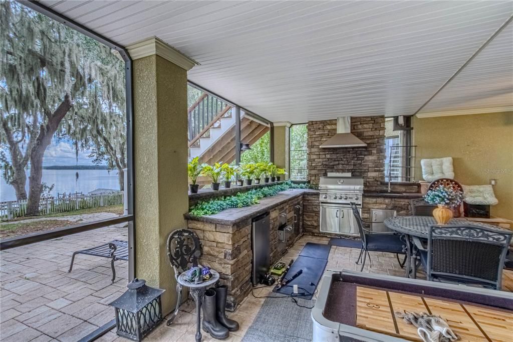 En Venta: $1,399,000 (6 camas, 3 baños, 4225 Pies cuadrados)