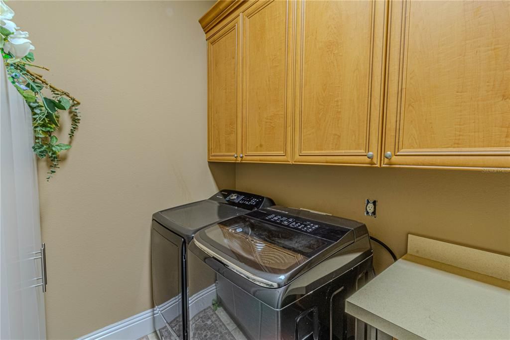 En Venta: $1,399,000 (6 camas, 3 baños, 4225 Pies cuadrados)