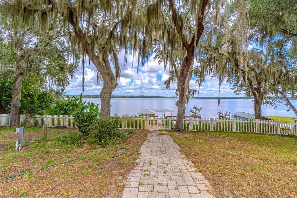En Venta: $1,399,000 (6 camas, 3 baños, 4225 Pies cuadrados)
