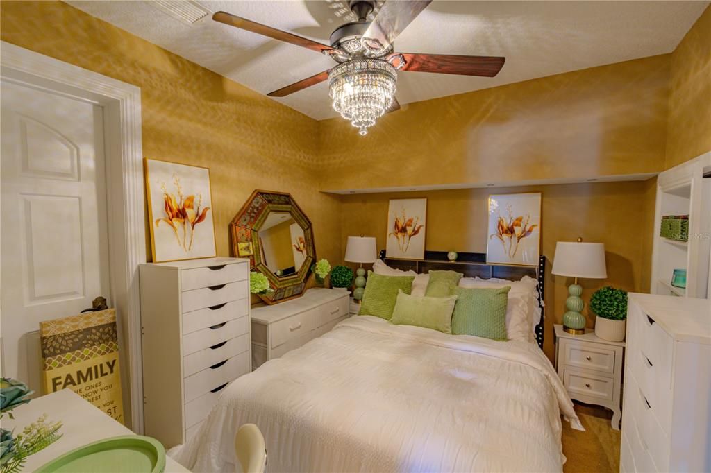 En Venta: $1,399,000 (6 camas, 3 baños, 4225 Pies cuadrados)