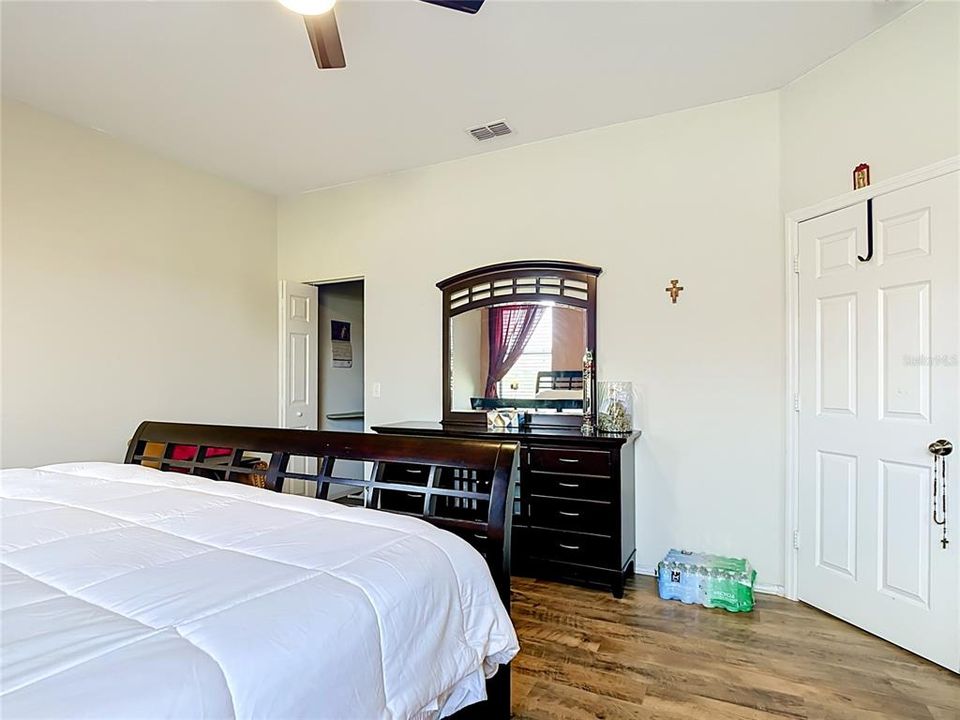 En Venta: $365,000 (3 camas, 2 baños, 1894 Pies cuadrados)