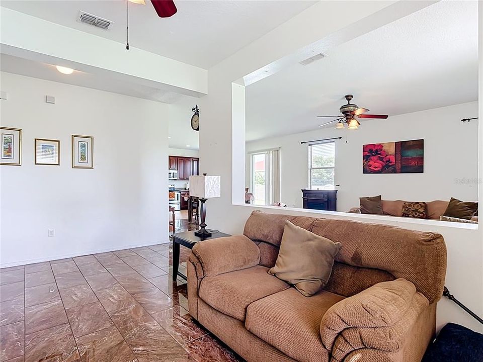 En Venta: $365,000 (3 camas, 2 baños, 1894 Pies cuadrados)