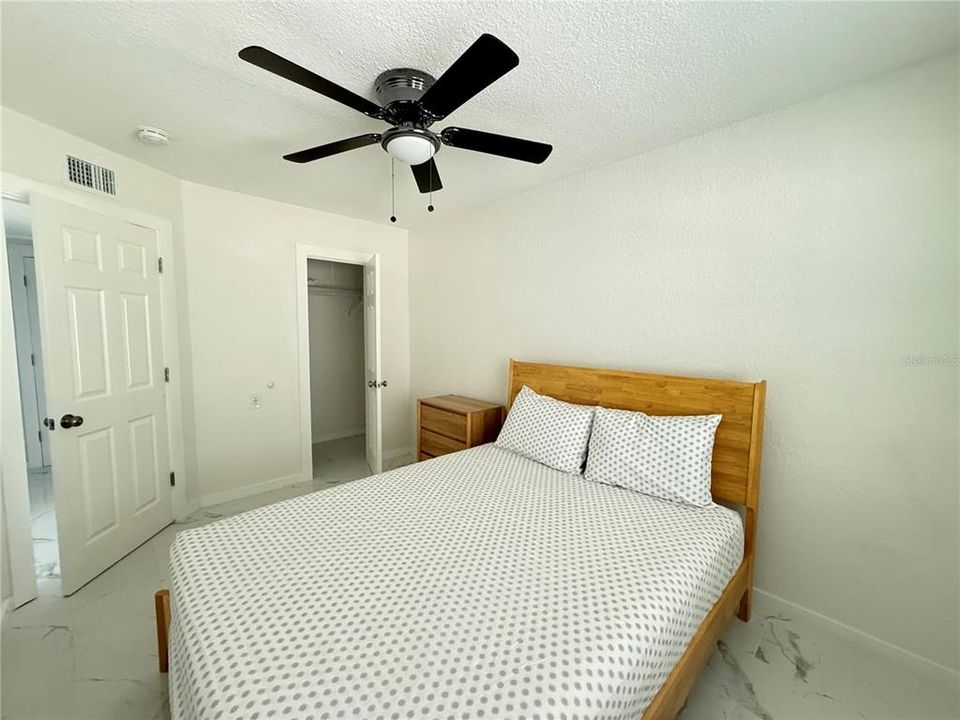 For Rent: $1,800 (1 beds, 1 baths, 430 Square Feet)