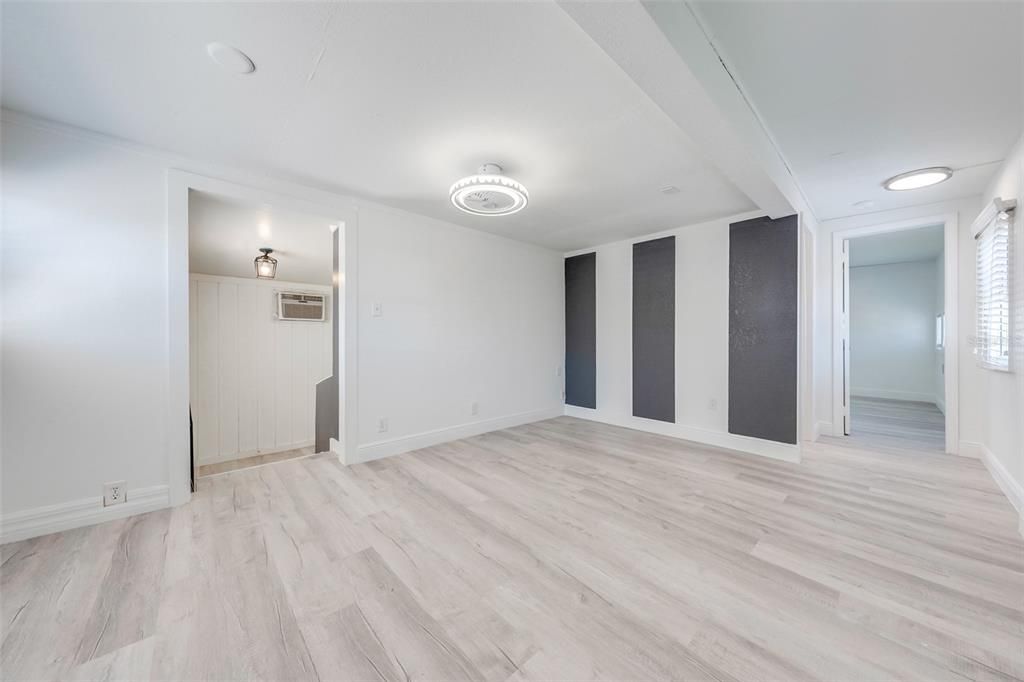 На продажу: $120,000 (1 спален, 1 ванн, 616 Квадратных фут)