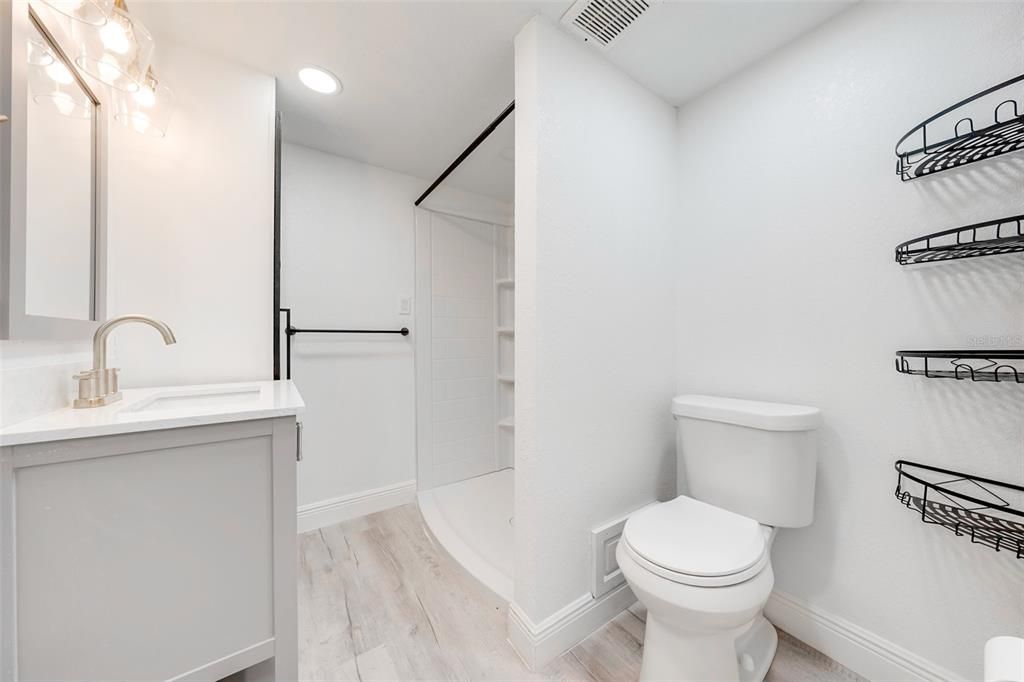 На продажу: $120,000 (1 спален, 1 ванн, 616 Квадратных фут)