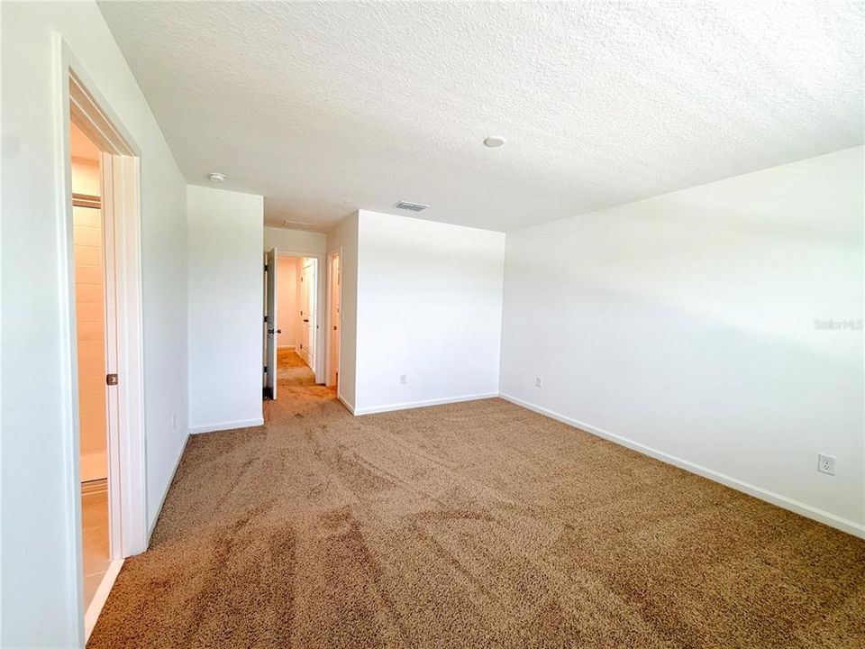 En Renta: $2,700 (4 camas, 2 baños, 1678 Pies cuadrados)