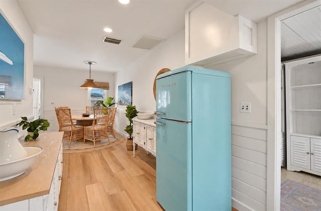 На продажу: $199,900 (1 спален, 1 ванн, 790 Квадратных фут)
