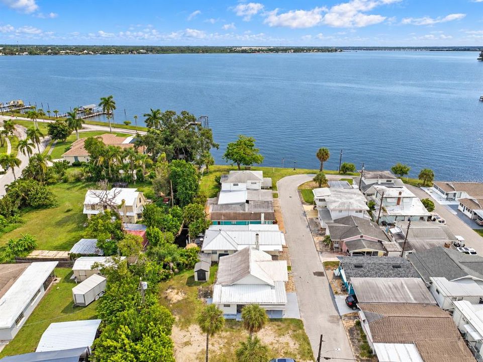 На продажу: $199,900 (1 спален, 1 ванн, 790 Квадратных фут)