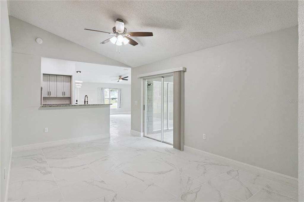 For Sale: $320,000 (4 beds, 2 baths, 1652 Square Feet)