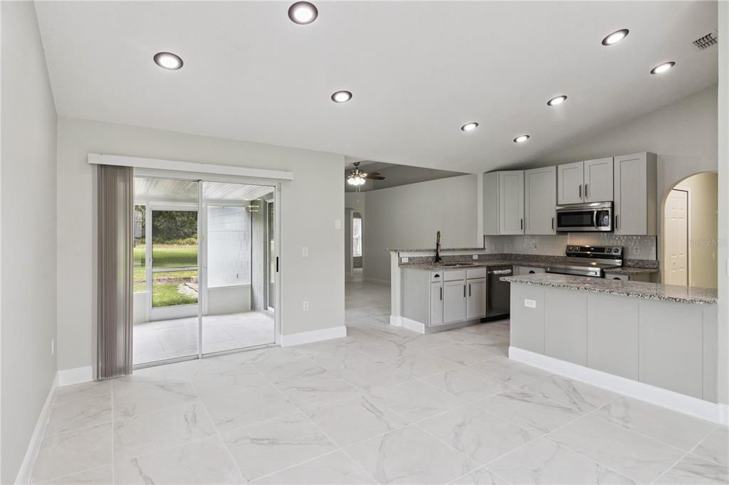 For Sale: $320,000 (4 beds, 2 baths, 1652 Square Feet)